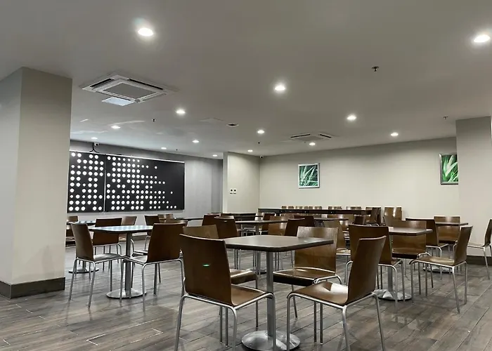 Days Inn By Wyndham Bronx Nyc