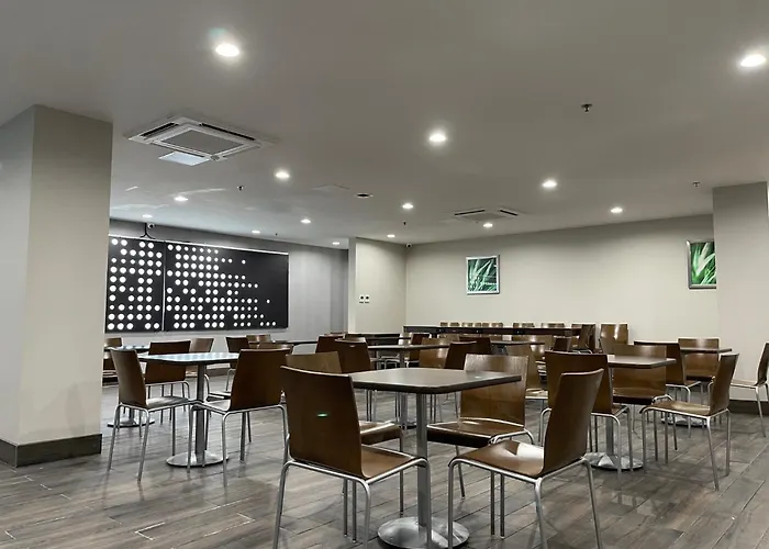 Days Inn By Wyndham Bronx Nyc